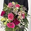 Zartschimmer Ein harmonischer Strauß in unterschiedlichen Rosa und Lilatönen.