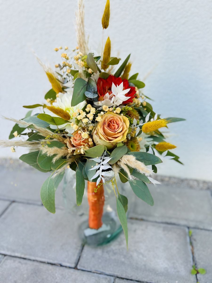 Bunter Boho-Brautstrauß – Hochzeitsfloristik von Blumen-Meister in Hemau