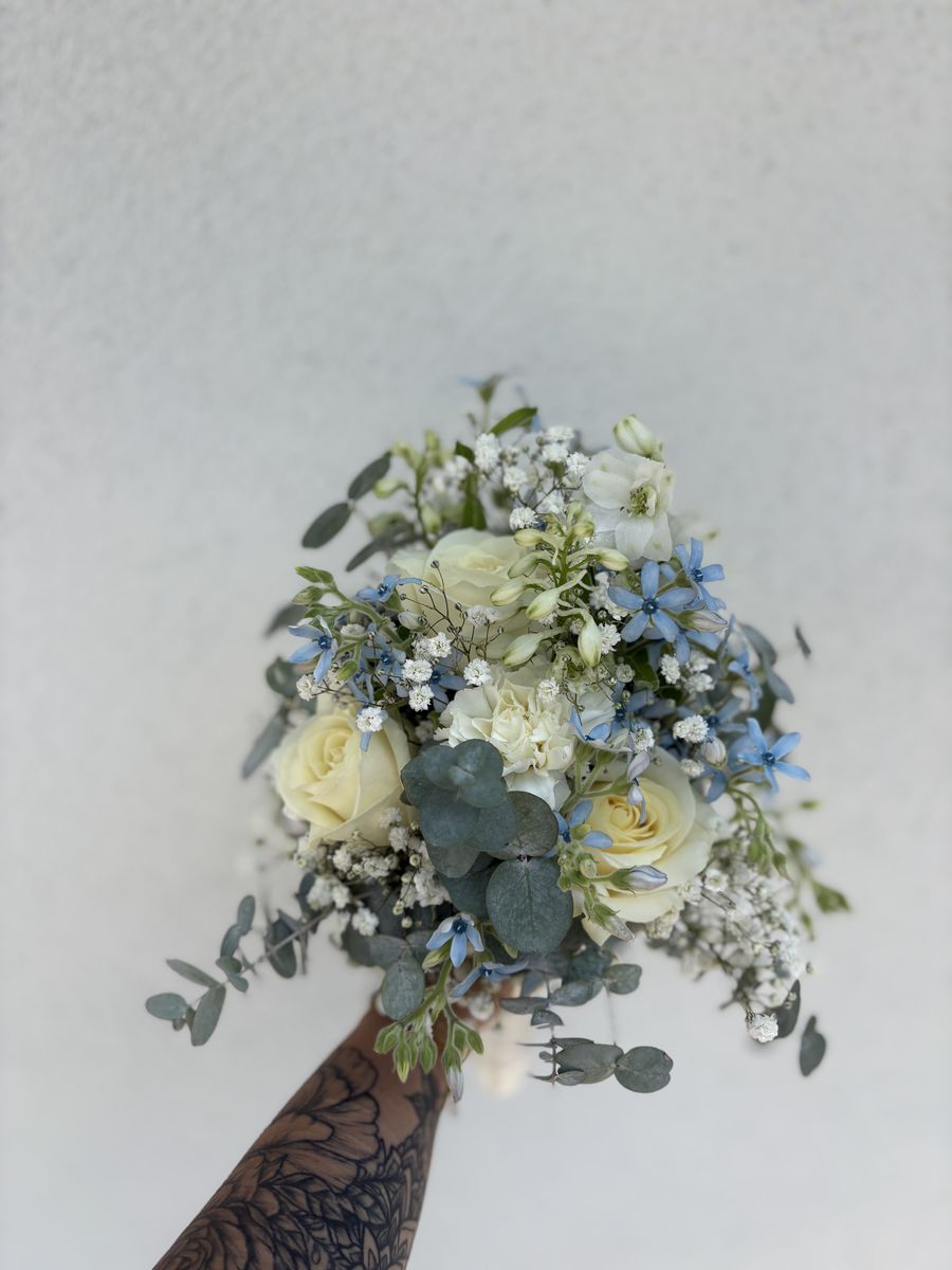 Natürlicher Brautstrauß – Hochzeitsfloristik von Blumen-Meister in Hemau