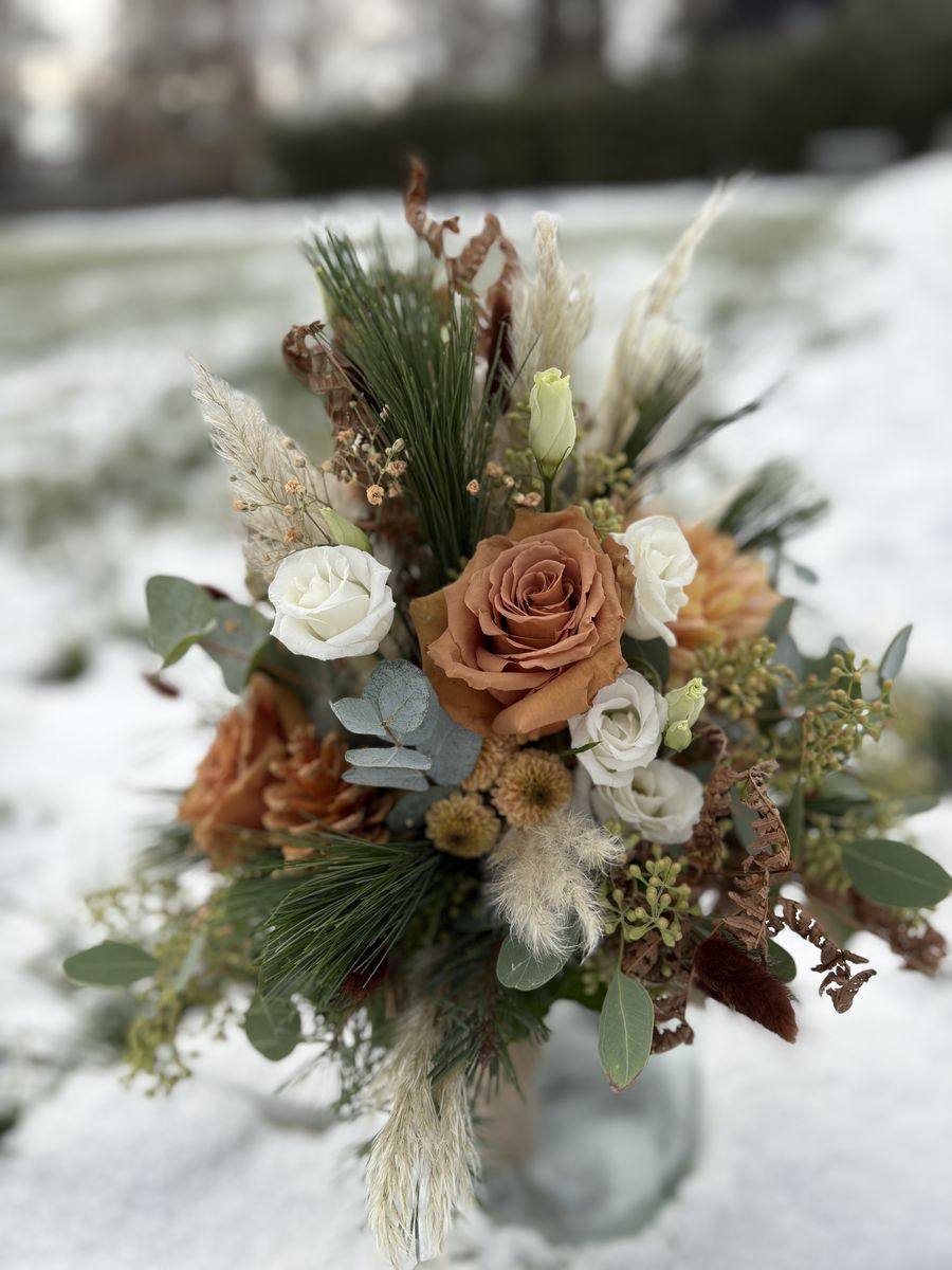 Brautstrauß aus Trockenblumen – Hochzeitsfloristik von Blumen-Meister in Hemau